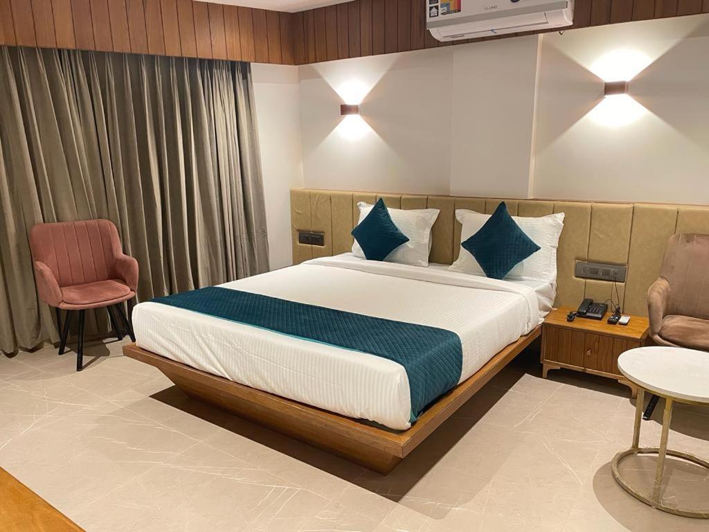 Hotel Emora Tree 迈索尔 客房 照片