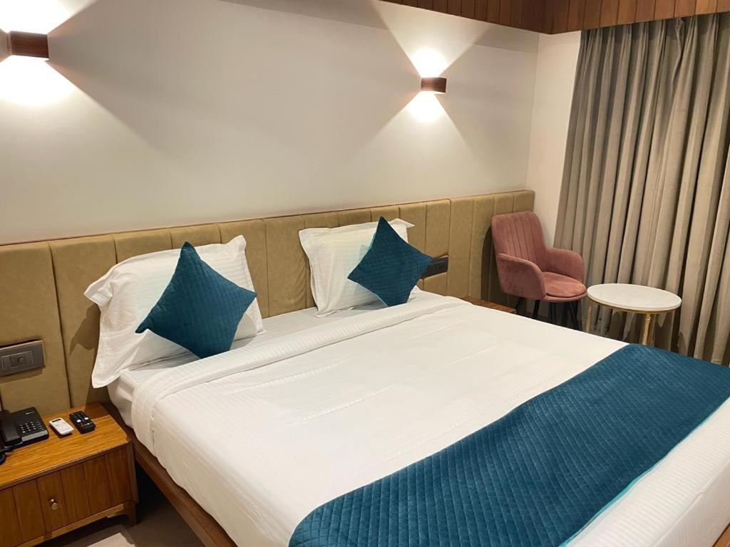 Hotel Emora Tree 迈索尔 客房 照片