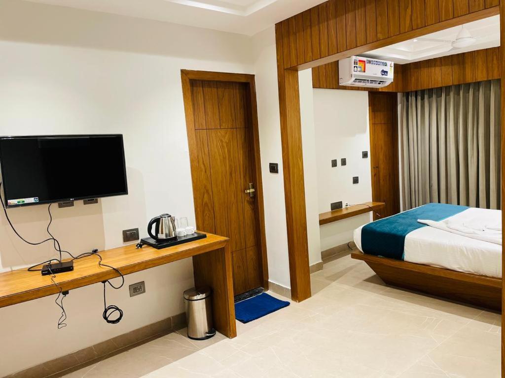 Hotel Emora Tree 迈索尔 外观 照片