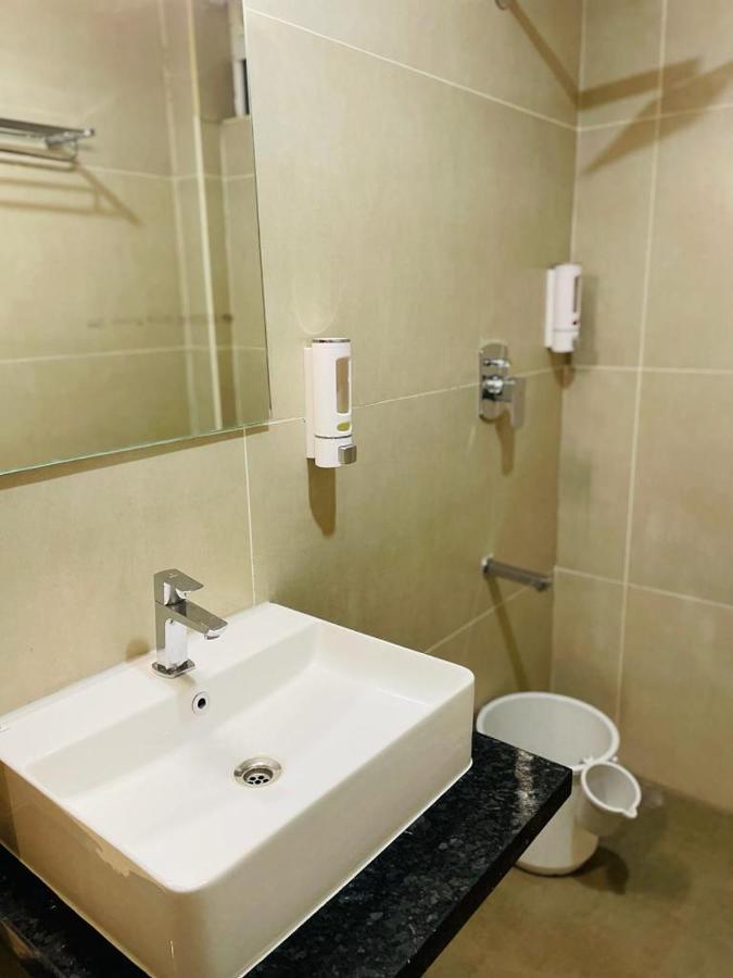 Hotel Emora Tree 迈索尔 外观 照片